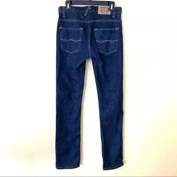 Free World Messenger Dark Wash 100% Cotton Lowrise Straight Leg Jeans Size 30/32 - Picture 1 of 7
